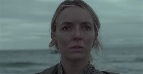 nude jodie comer|Nude Jodie Comer cradles baby bump in gripping trailer for new。